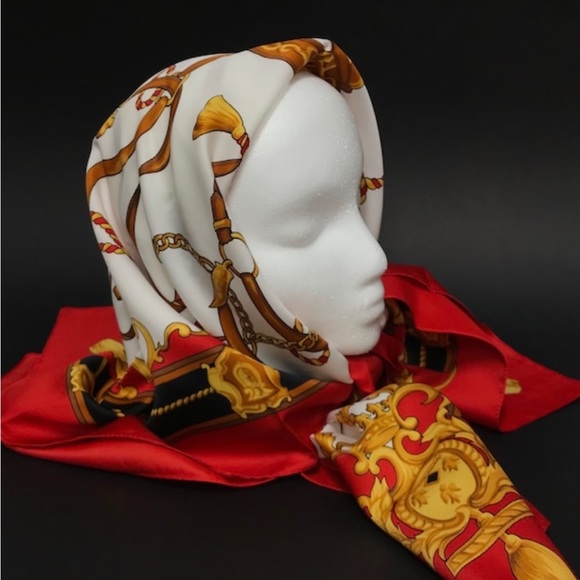 Vintage 80s/90s Square Scarf, Head Scarf, Neck Scarf, Traditional Scarf - Picture 4 of 10